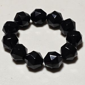 Beautiful Vintage Stretch Black Plastic Facited Bead Bracelet 14